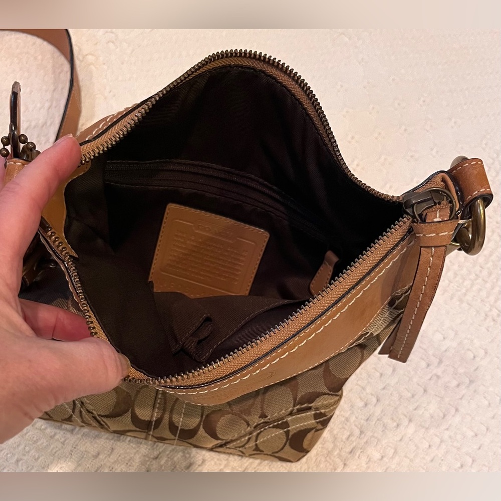 Vintage Coach Signature Jacquard Canvas Crossbody Brown Leather Trim and Hangtag - Picture 4 of 12